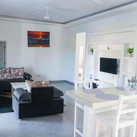 דיאני ביץ' 4 U Luxury Bungalows Diani מראה חיצוני תמונה