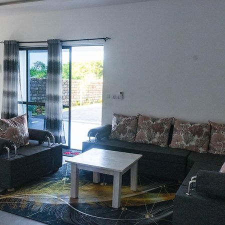 דיאני ביץ' 4 U Luxury Bungalows Diani מראה חיצוני תמונה