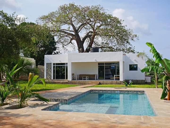 דיאני ביץ' 4 U Luxury Bungalows Diani מראה חיצוני תמונה