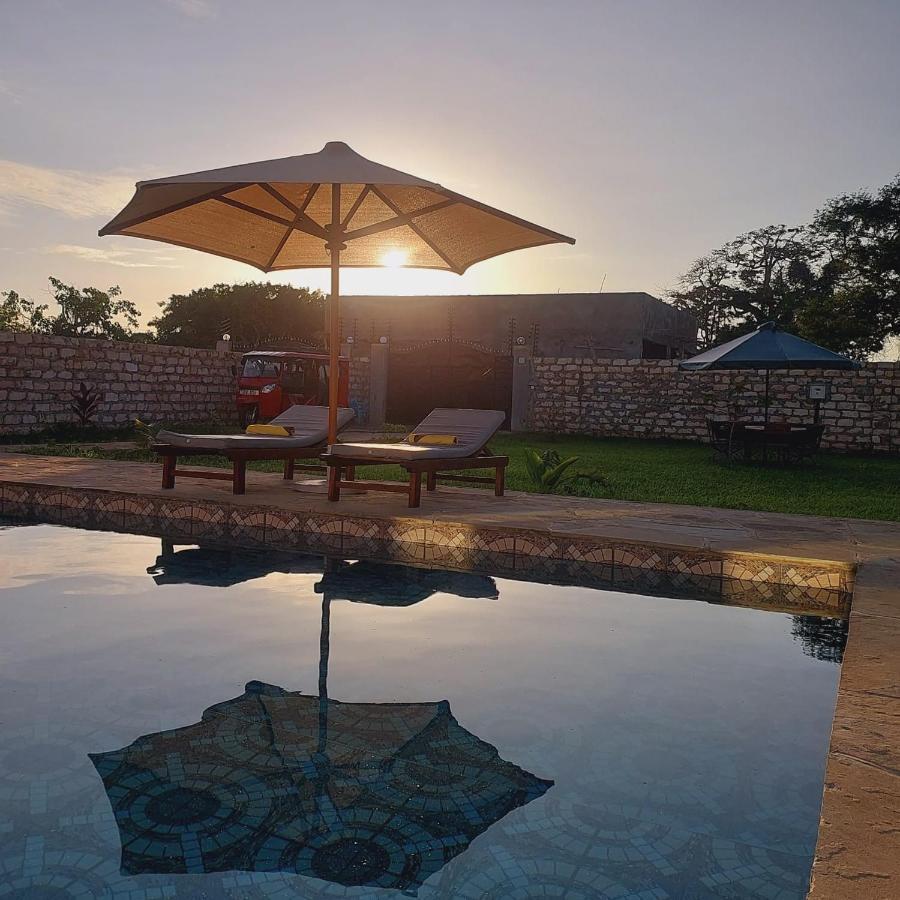 דיאני ביץ' 4 U Luxury Bungalows Diani מראה חיצוני תמונה