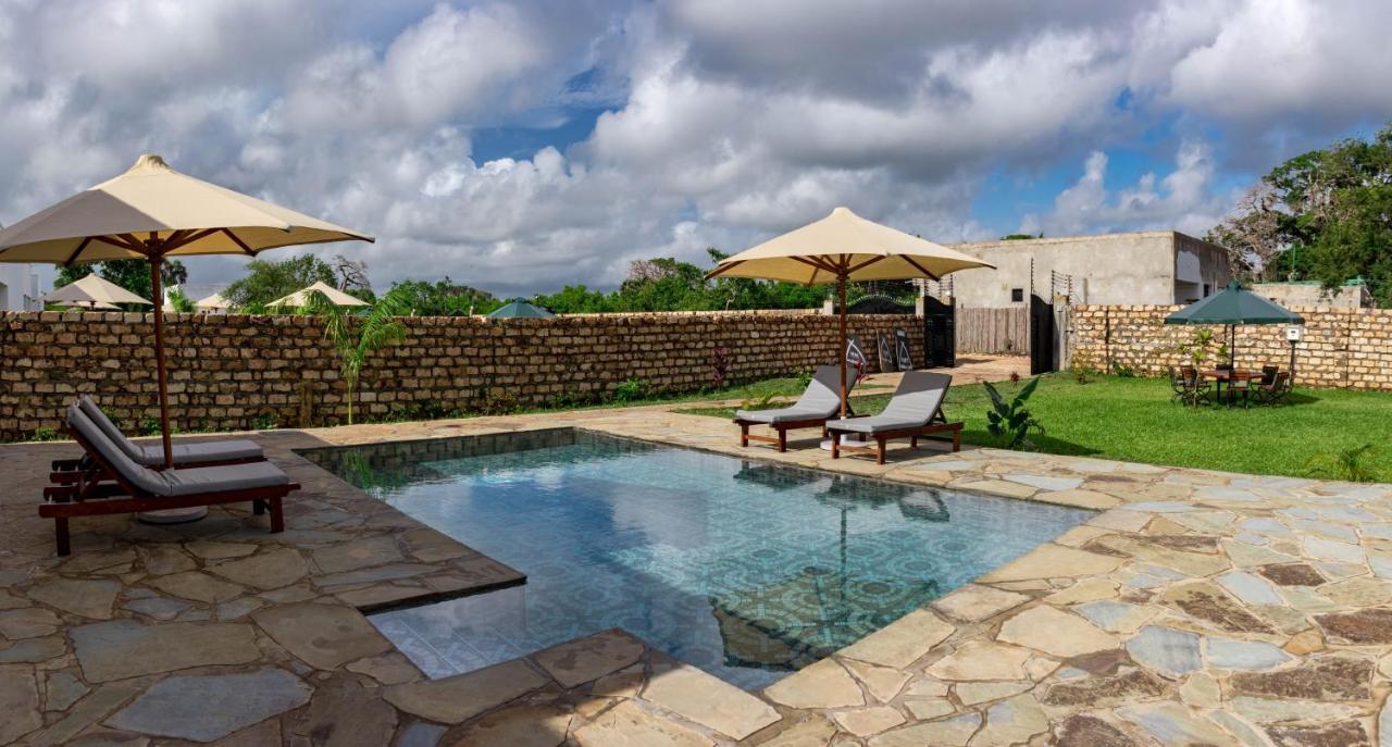 דיאני ביץ' 4 U Luxury Bungalows Diani מראה חיצוני תמונה