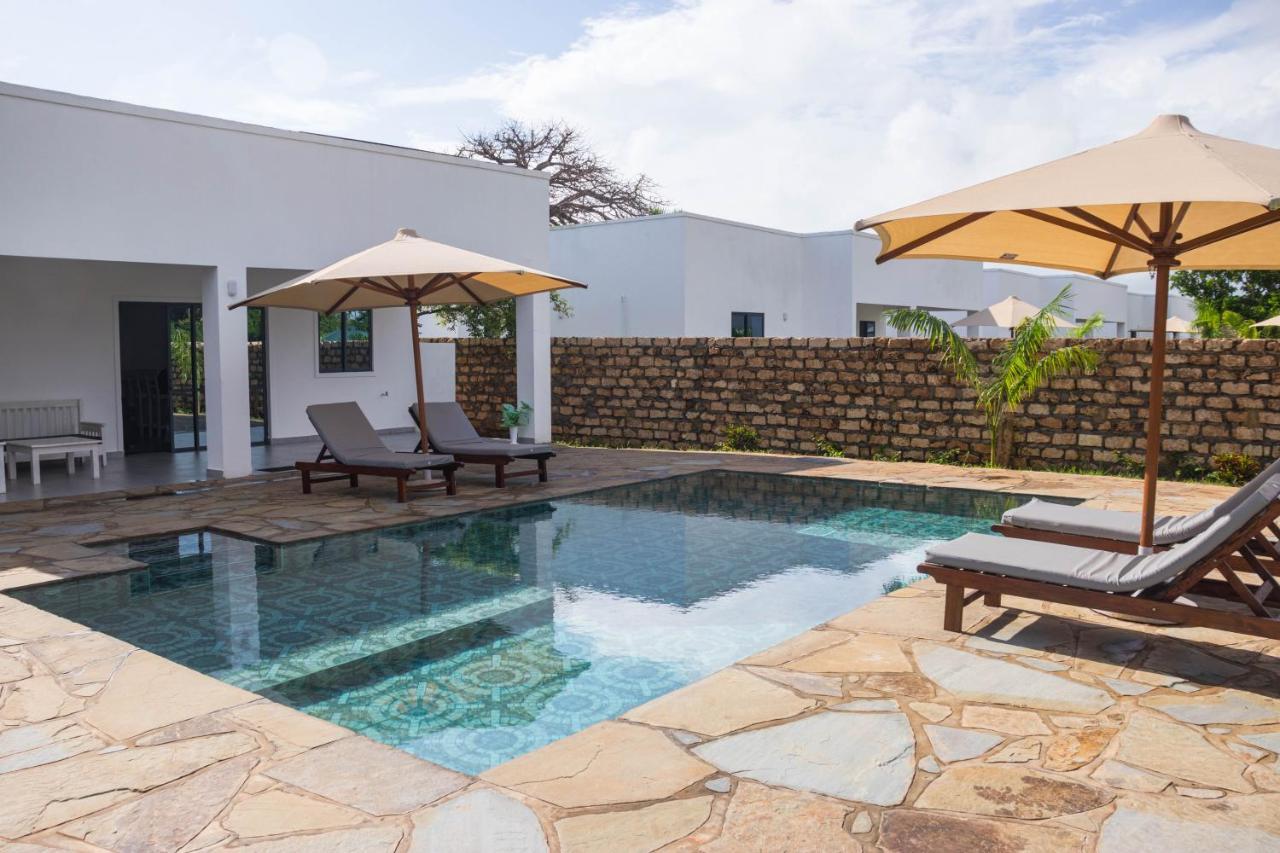 דיאני ביץ' 4 U Luxury Bungalows Diani מראה חיצוני תמונה